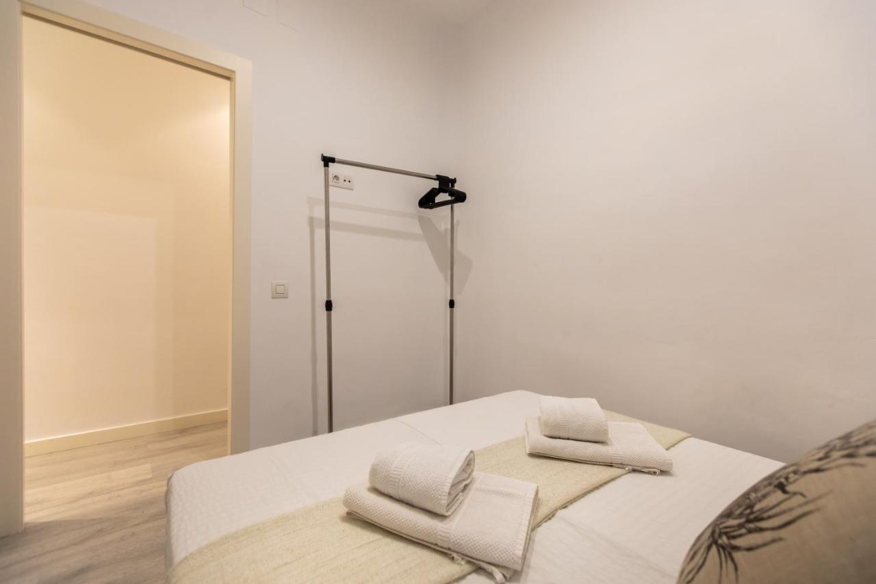 Pere Serafi 2 Bedroom Apartment Барселона Екстер'єр фото