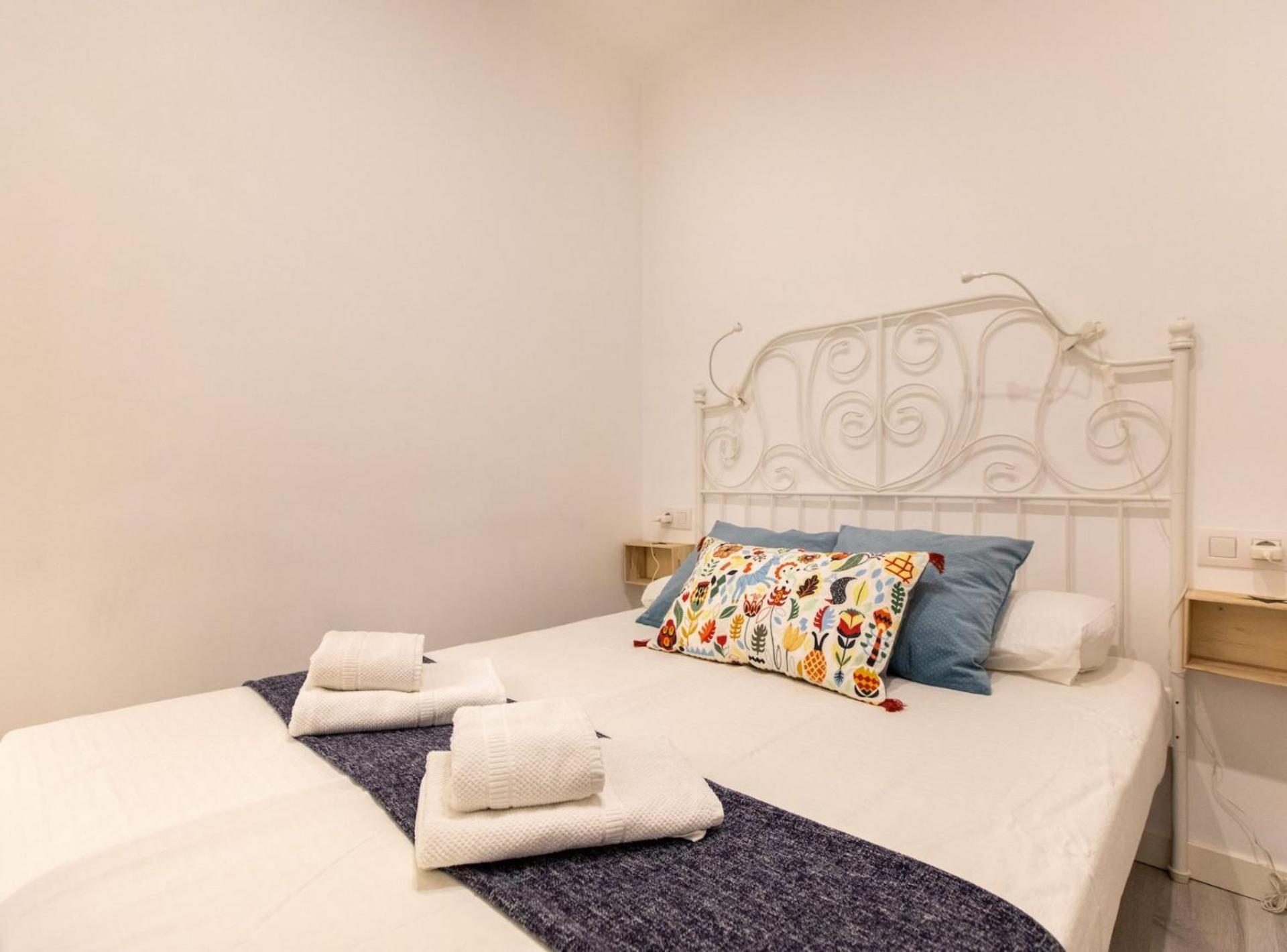 Pere Serafi 2 Bedroom Apartment Барселона Екстер'єр фото